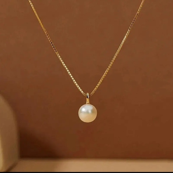 Lacey 18k Gold Plated Faux Pearl Necklace - Picture 2 of 3